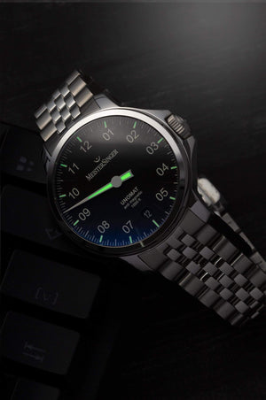 Is this the ultimate One Hand Watch? Video review • Dale Mracek - The Independent Collective