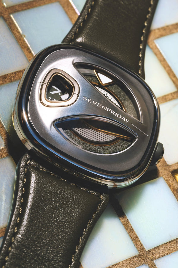 SEVENFRIDAY ME1/02 - The Independent CollectiveSEVENFRIDAY ME1/02